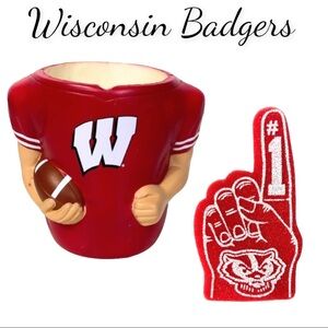 Wisconsin Badgers Jersey Can Cooler & Foam Spirit Finger